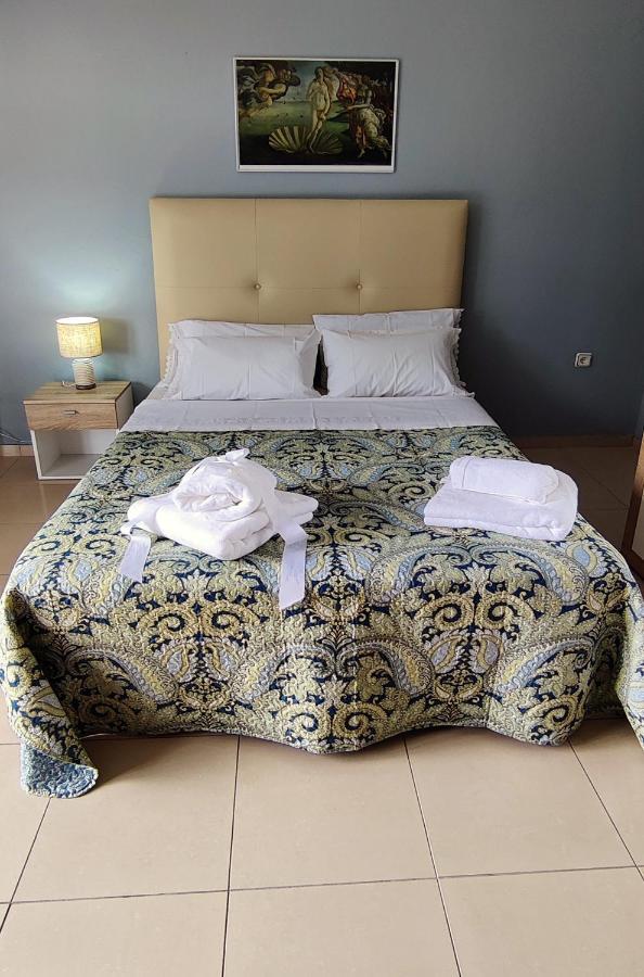 Hospitable Appartment In The Central Park, Xanthi Extérieur photo
